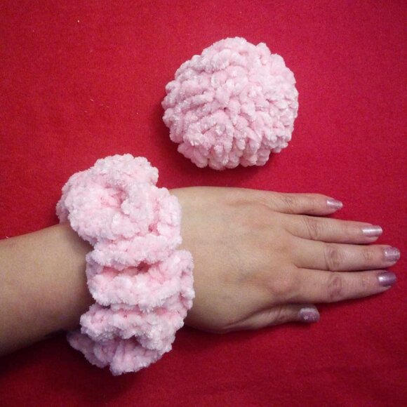 Custom Handmade Anime Kawaii Cute Cosplay Pink Crochet Scrunchie Made With Love - Picture 1 of 1